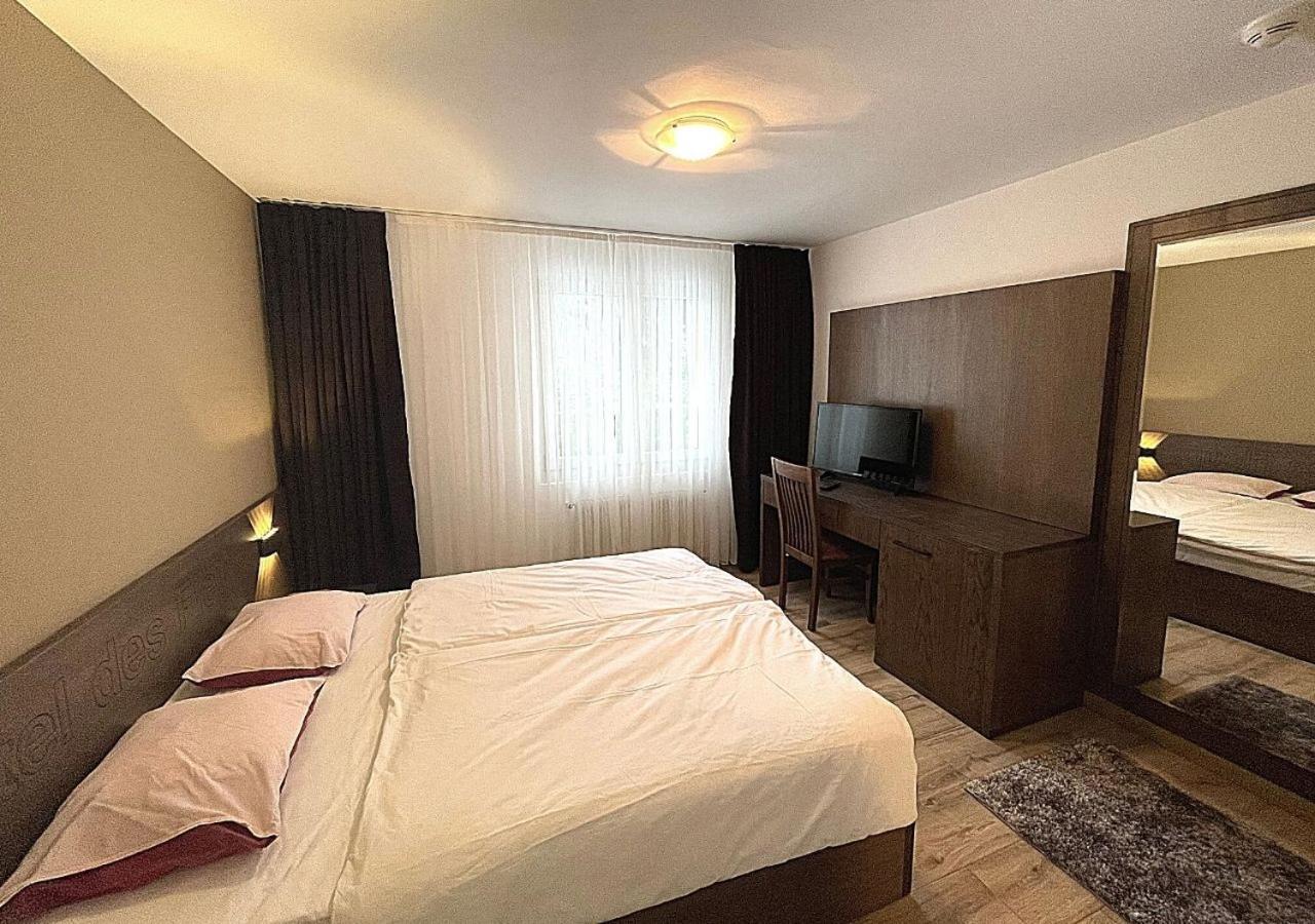 Motel Des Fleurs Сервьон Экстерьер фото