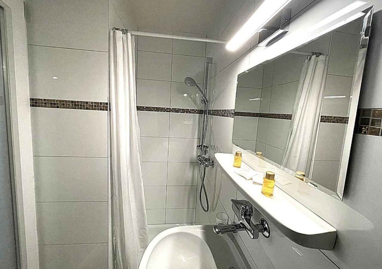 Motel Des Fleurs Сервьон Экстерьер фото