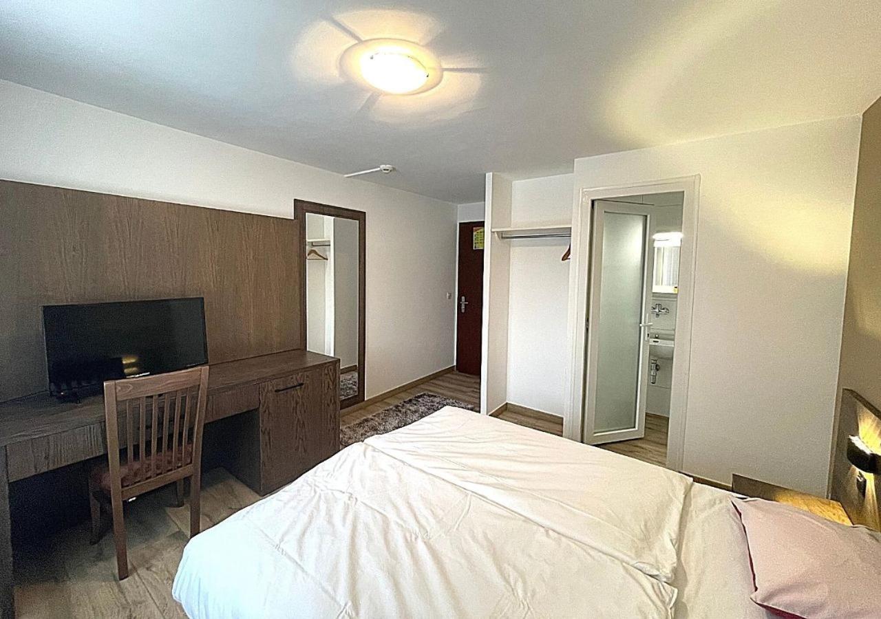 Motel Des Fleurs Сервьон Экстерьер фото