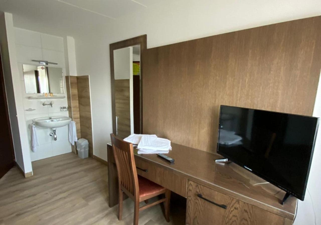 Motel Des Fleurs Сервьон Экстерьер фото