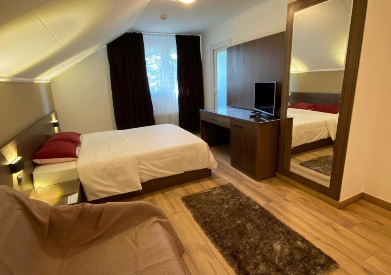 Motel Des Fleurs Сервьон Экстерьер фото
