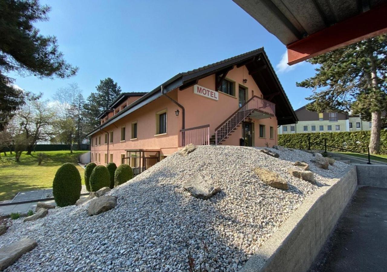 Motel Des Fleurs Сервьон Экстерьер фото