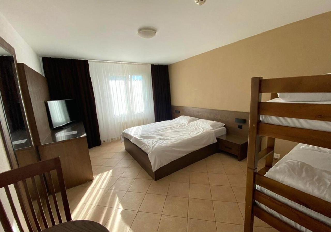 Motel Des Fleurs Сервьон Экстерьер фото