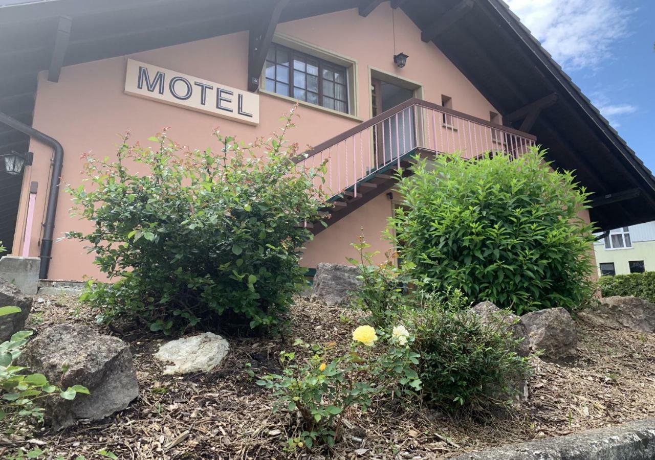 Motel Des Fleurs Сервьон Экстерьер фото